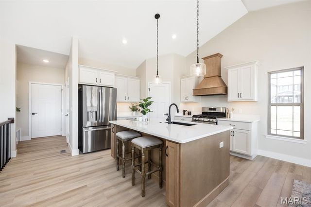 3740 Golfview Circle, Shiloh, IL 62221