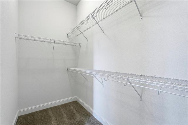 492 Lone Spur Dr, Folsom, CA 95630