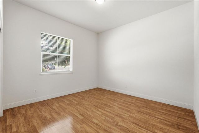 492 Lone Spur Dr, Folsom, CA 95630
