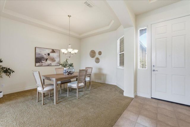 492 Lone Spur Dr, Folsom, CA 95630