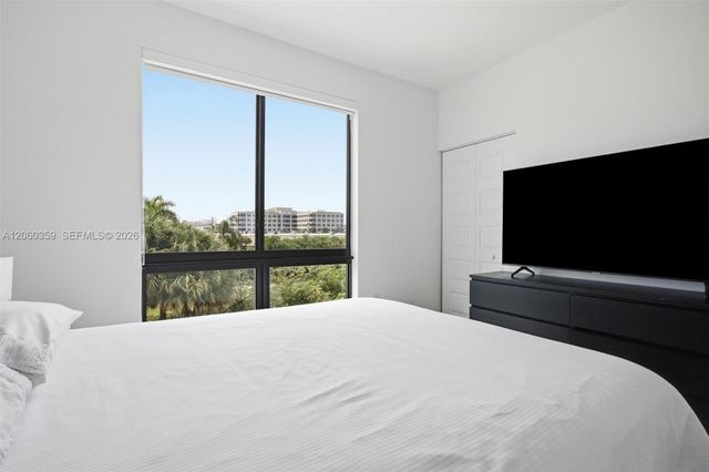 8363 NW 41st St A-306, Doral, FL 33166