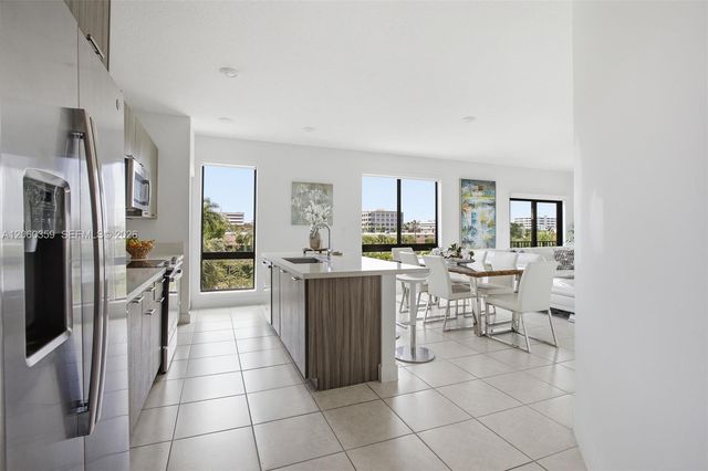 8363 NW 41st St A-306, Doral, FL 33166