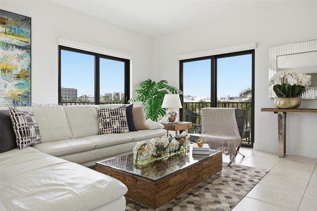 8363 NW 41st St A-306, Doral, FL 33166
