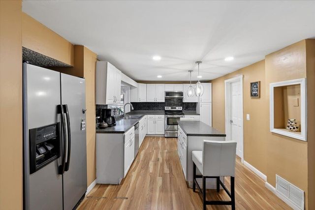 549 Lake Avenue, Manchester, NH 03103