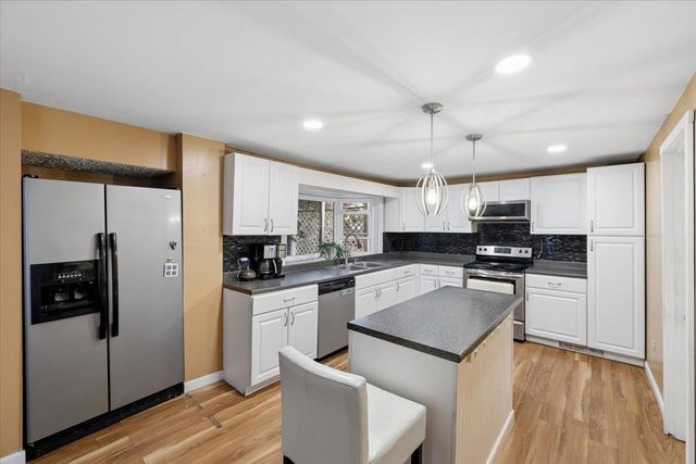 549 Lake Avenue, Manchester, NH 03103