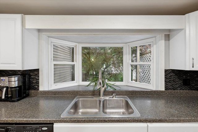 549 Lake Avenue, Manchester, NH 03103