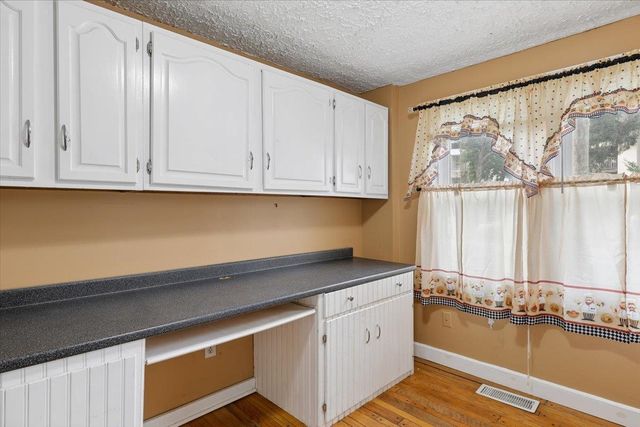 549 Lake Avenue, Manchester, NH 03103