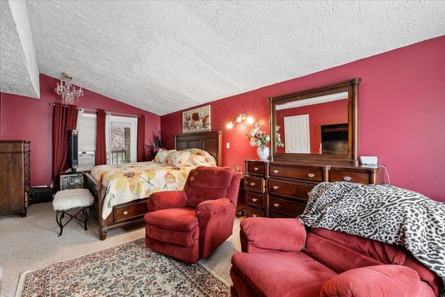 549 Lake Avenue, Manchester, NH 03103