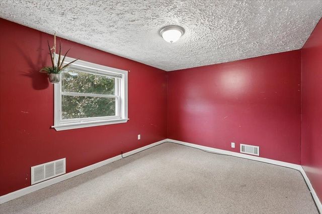 549 Lake Avenue, Manchester, NH 03103