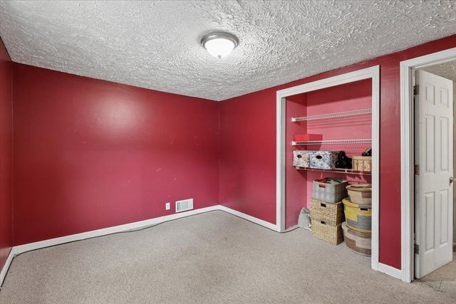 549 Lake Avenue, Manchester, NH 03103
