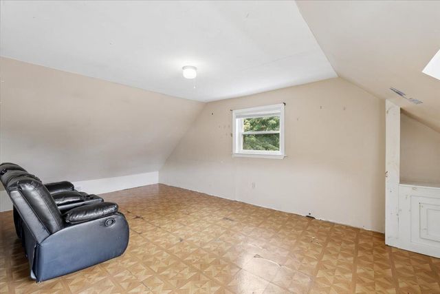 549 Lake Avenue, Manchester, NH 03103