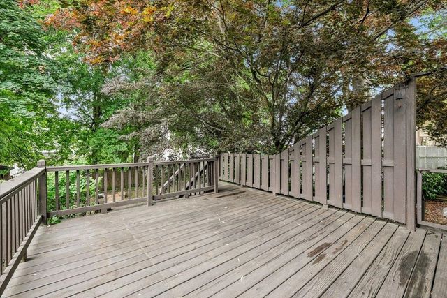 549 Lake Avenue, Manchester, NH 03103
