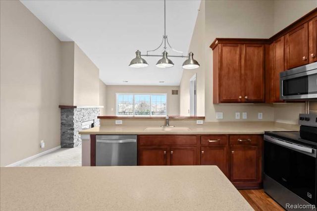 3262 Johanna Ware, Wixom, MI 48393
