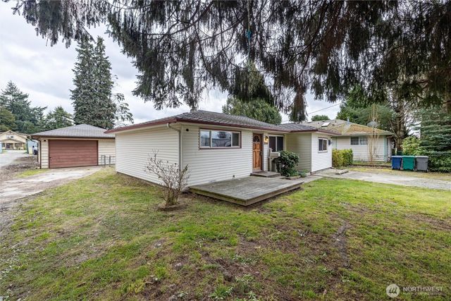 502 N Oak Street, Burlington, WA 98233