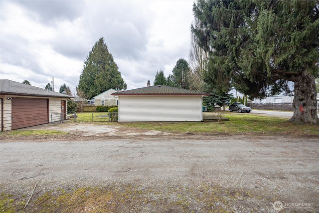 502 N Oak Street, Burlington, WA 98233
