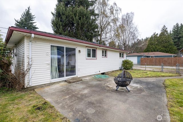 502 N Oak Street, Burlington, WA 98233