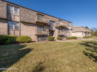 801/811 Hilltop Lane, Toledo, OH 43615