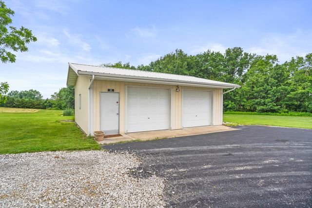 7275 N ROUTE E, Columbia, MO 65202