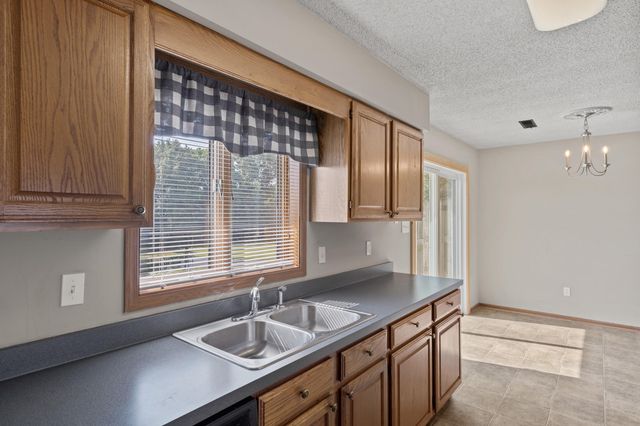 7275 N ROUTE E, Columbia, MO 65202