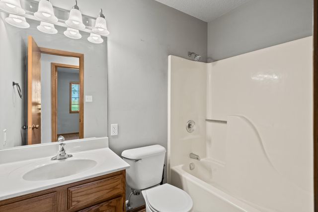 7275 N ROUTE E, Columbia, MO 65202