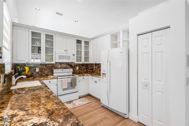 6420 Mallards Way, Coconut Creek, FL 33073