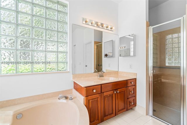 6420 Mallards Way, Coconut Creek, FL 33073