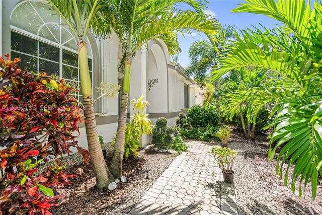 6420 Mallards Way, Coconut Creek, FL 33073