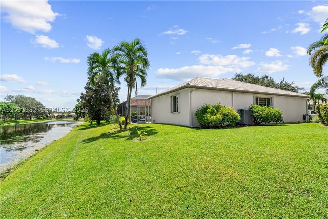 6420 Mallards Way, Coconut Creek, FL 33073
