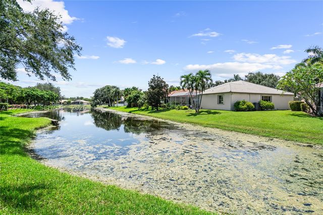 6420 Mallards Way, Coconut Creek, FL 33073