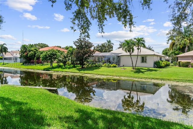 6420 Mallards Way, Coconut Creek, FL 33073