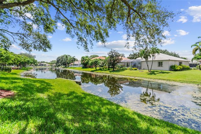 6420 Mallards Way, Coconut Creek, FL 33073