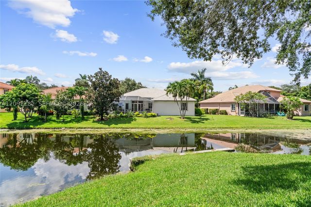 6420 Mallards Way, Coconut Creek, FL 33073