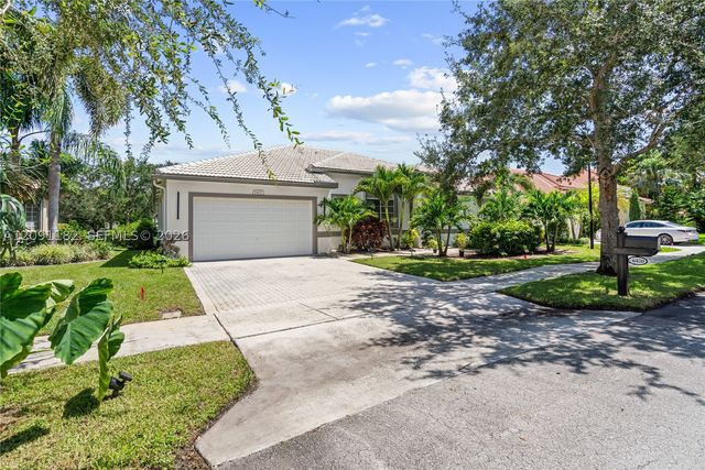 6420 Mallards Way, Coconut Creek, FL 33073