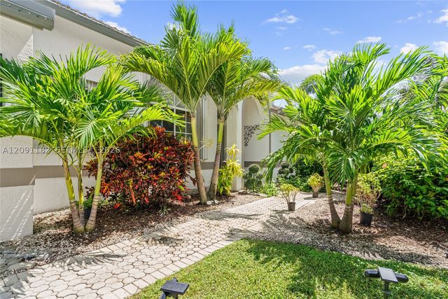 6420 Mallards Way, Coconut Creek, FL 33073