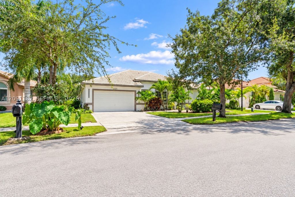 6420 Mallards Way, Coconut Creek, FL 33073
