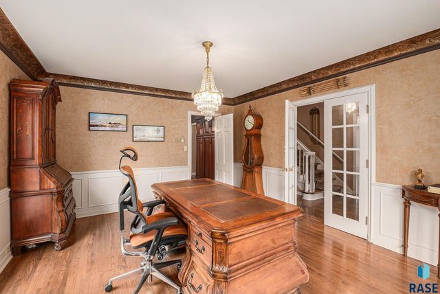 220 E 27th St Street, Sioux Falls, SD 57105