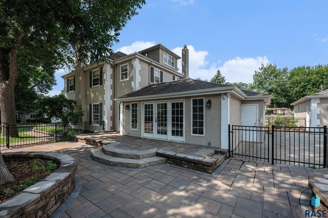 220 E 27th St Street, Sioux Falls, SD 57105