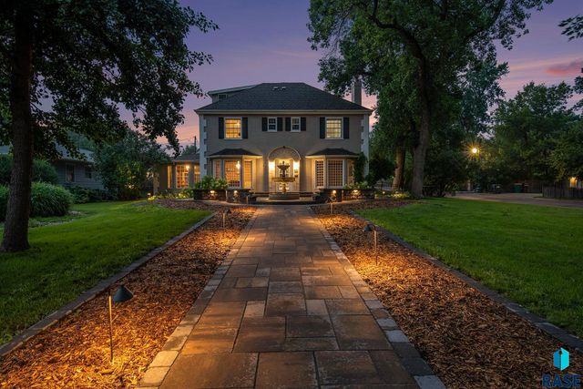 220 E 27th St Street, Sioux Falls, SD 57105