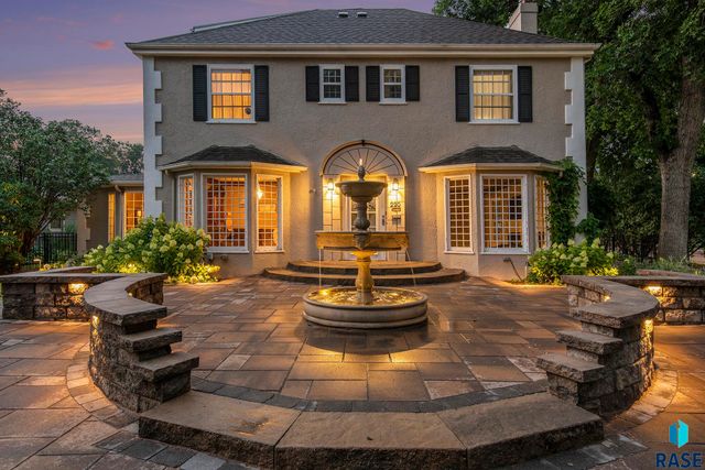 220 E 27th St Street, Sioux Falls, SD 57105