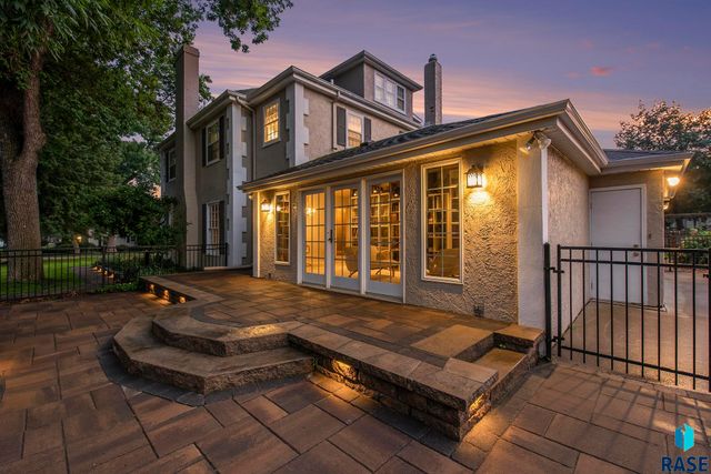 220 E 27th St Street, Sioux Falls, SD 57105