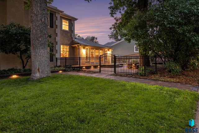 220 E 27th St Street, Sioux Falls, SD 57105