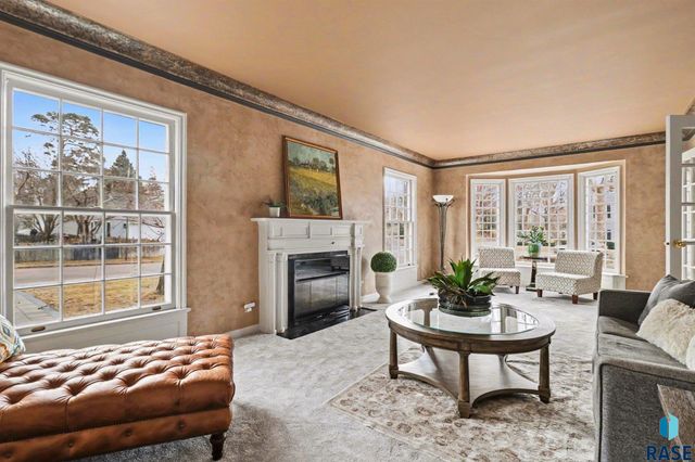 220 E 27th St Street, Sioux Falls, SD 57105