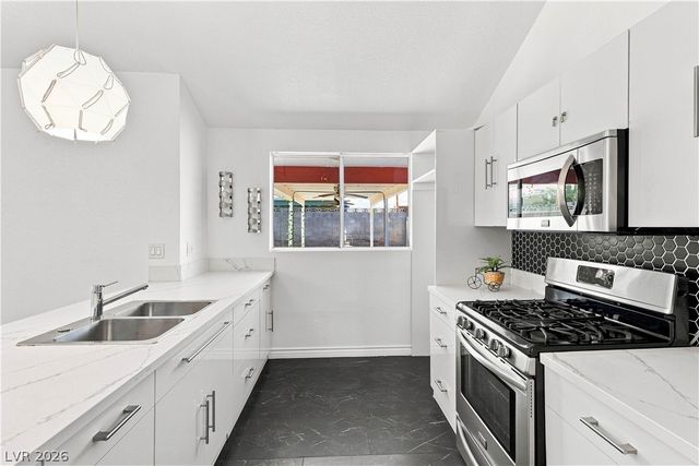 532 Crony Avenue, Henderson, NV 89011