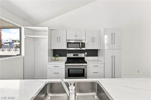 532 Crony Avenue, Henderson, NV 89011