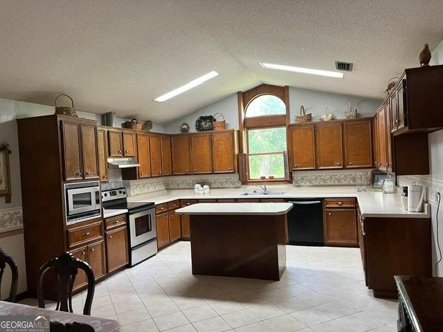 148 Cypress Lane, Thomasville, GA 31757