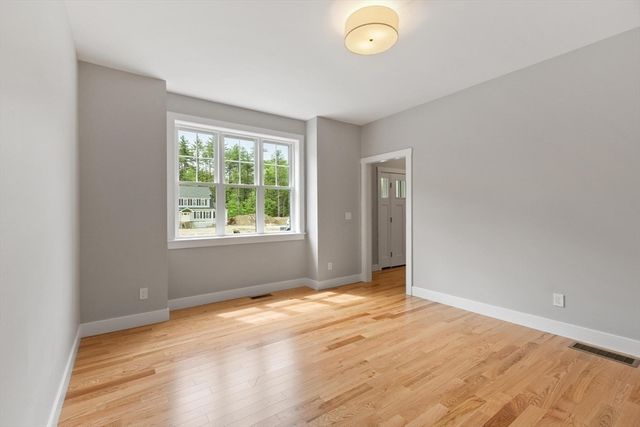 16 Unkety Brook Way, Dunstable, MA 01827
