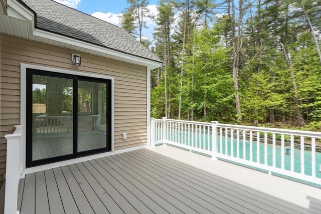 16 Unkety Brook Way, Dunstable, MA 01827