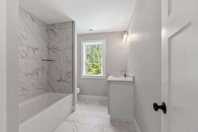 16 Unkety Brook Way, Dunstable, MA 01827