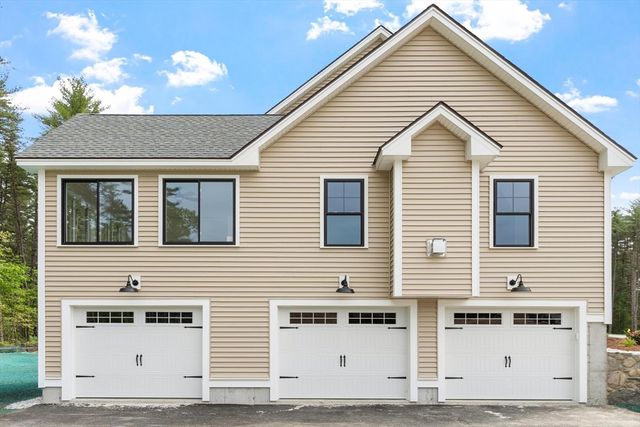 16 Unkety Brook Way, Dunstable, MA 01827