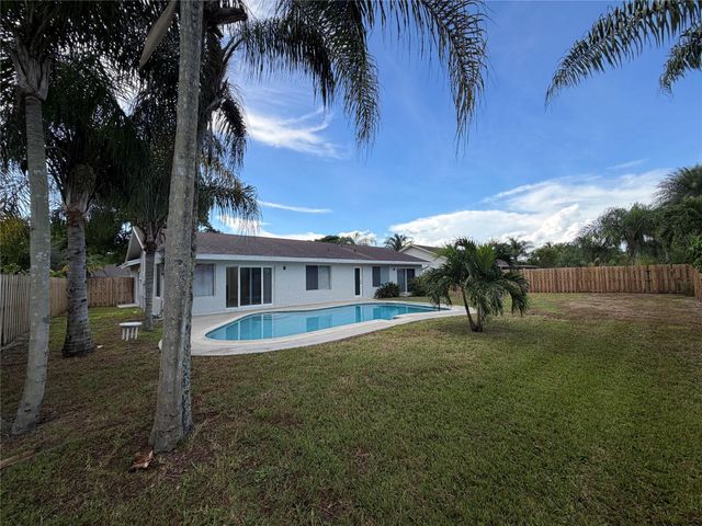 1360 NW 94th Ave, Plantation, FL 33322